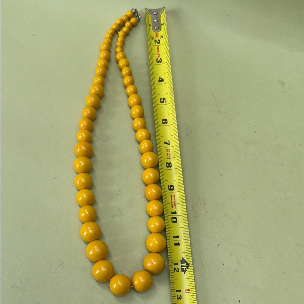 Vintage Yellow wooden Handmade Necklace - Picture 7 of 8
